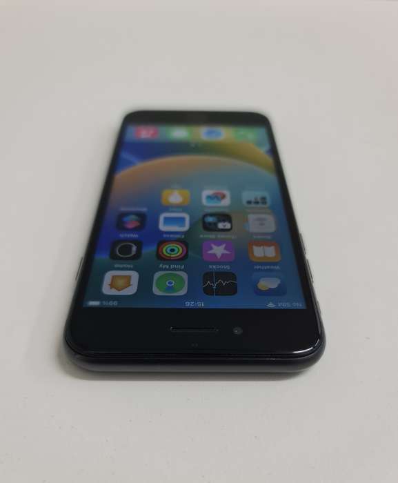 Apple iPhone 8 - 64gig - 6 Month Warranty