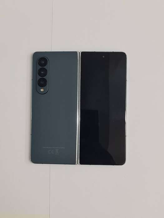 Samsung Galaxy Fold4 256GB Dual sim + R2200 FREE ACCESSORIES