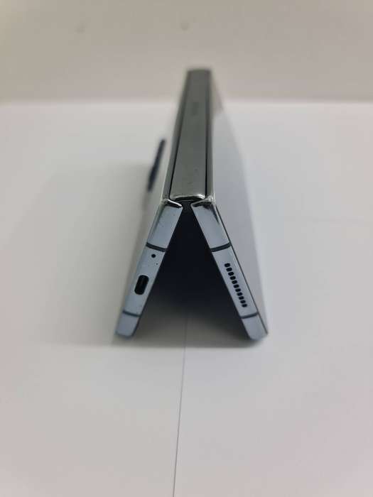 Samsung Galaxy Fold4 256GB Dual sim + R2200 FREE ACCESSORIES