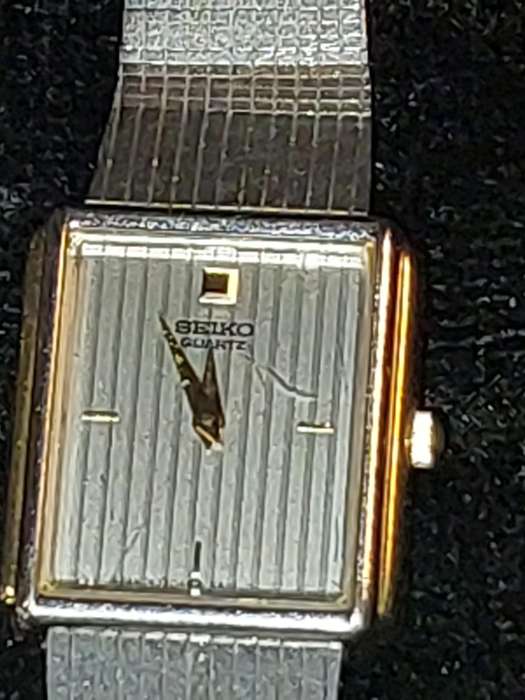 A COLLECTION OF POPULAR BRANDED WRIST WATCHES SOLD AS IS NOT TESTED