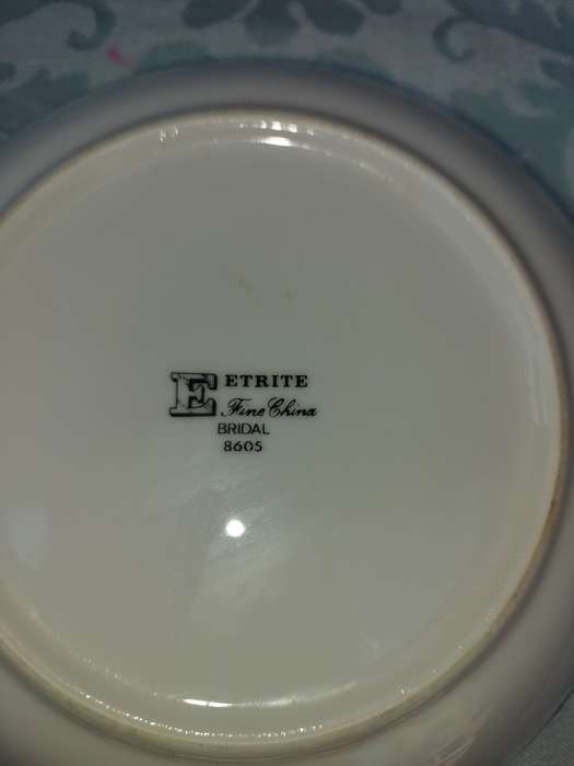 A VINTAGE 4 PIECE EETRITE FINE CHINA BRIDAL 8605 SET