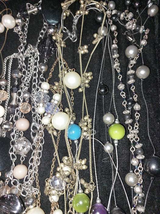 A BULK COLLECTION OF COSTUME NECKLACES