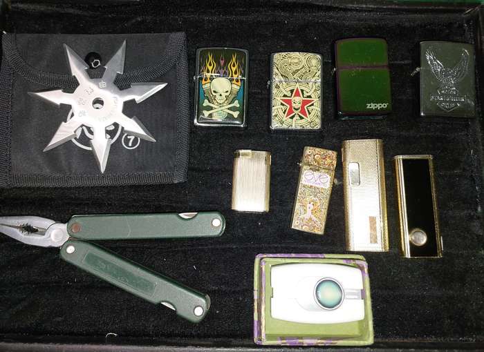 A VINTAGE AND ANTIQUE COLLECTION OF CIGARETTE LIGHTERS