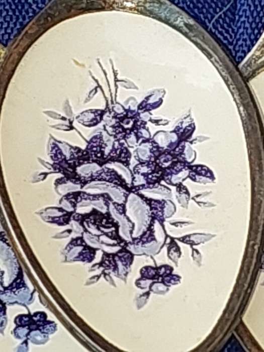 AN ANTIQUE SET DELFT TEASPOONS