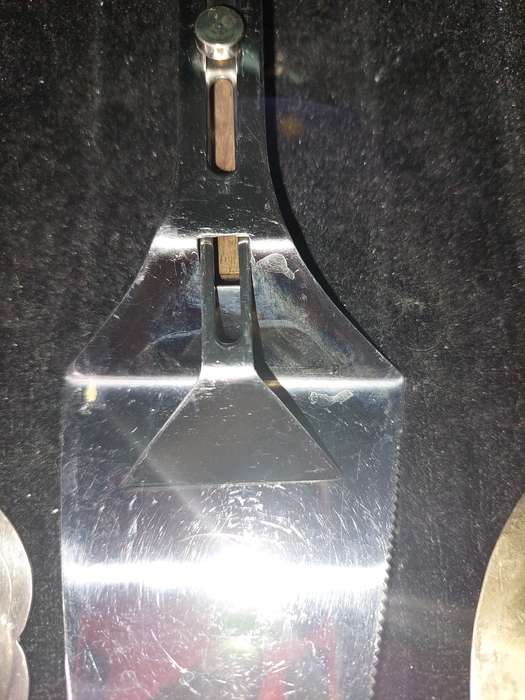 A COLLECTION OF ANTIQUE AND VINTAGE CAKE-CUTTING CUTLERY