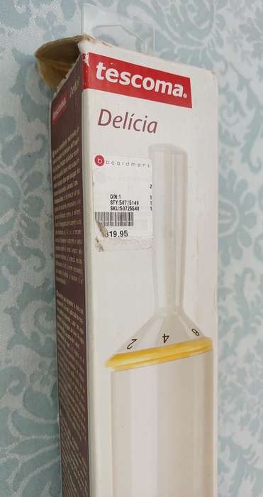 A TESCOMA DILICIA ROLLING PIN