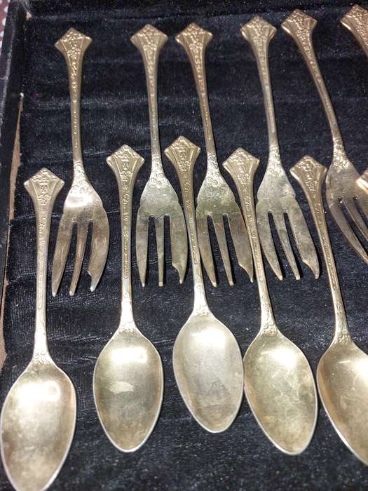 A COLLECTION OF 20 DESERT FORKS AND SPOONS