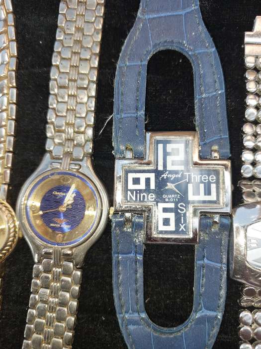 A VINTAGE COLLECTION DRESS WATCHES