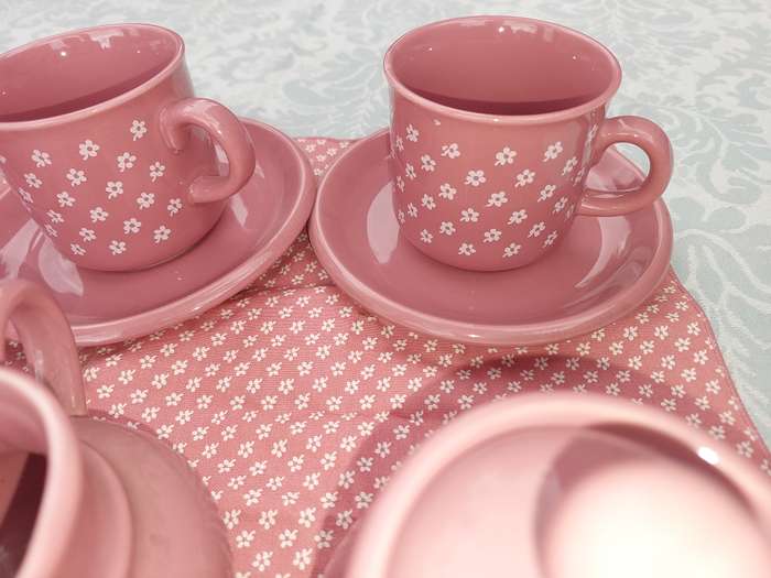 AN 11 PIECE PINK COFFEE CUP AND SAUCER  SET MADE IN DENMARK