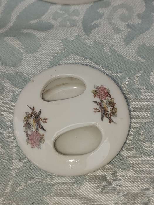 Beautiful Antique Chinese Export Teapot with Delicate Details
