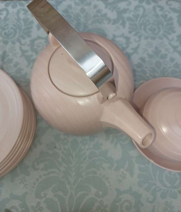 A VINTAGE PINK SWANLAKE HORNSEA ENGLAND CERAMIC SET