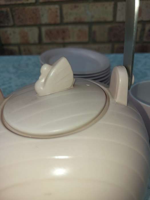 A VINTAGE PINK SWANLAKE HORNSEA ENGLAND CERAMIC SET