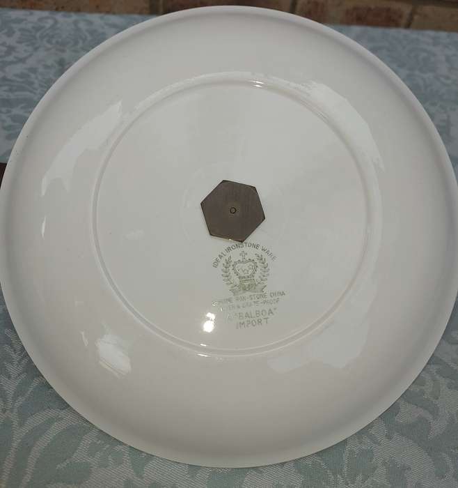 A VINTAGE GENUINE IRONSTONE WARE MADE IN CHINA FRUIT STAND