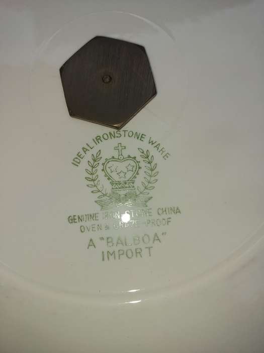 A VINTAGE GENUINE IRONSTONE WARE MADE IN CHINA FRUIT STAND