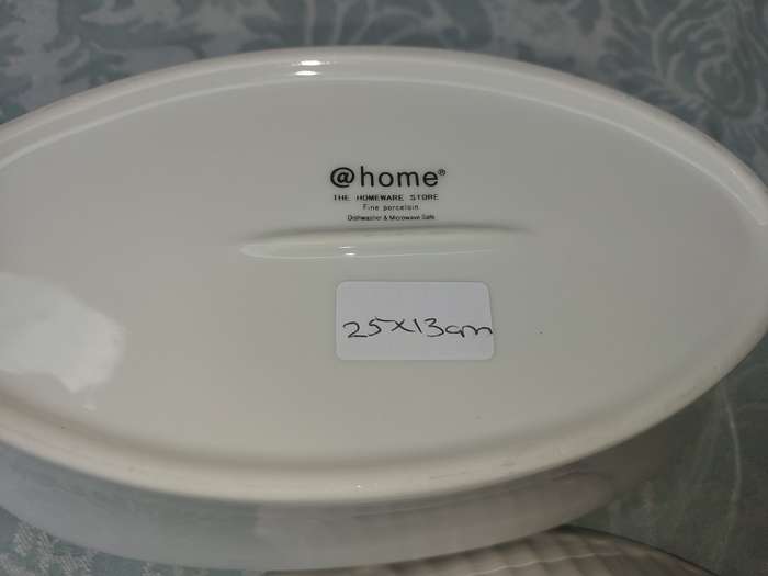 A COLLECTION OF 3 AU GRATIN DISHES SOLD AS IS