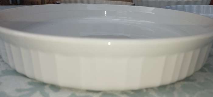 A COLLECTION OF 6 OVEN PROOF PIE BAKING CERAMIC MOULDS