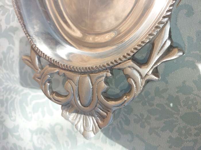 A VINTAGE ART DECOR PEWTAL MADE IN MEXICO SERVING PLATTER