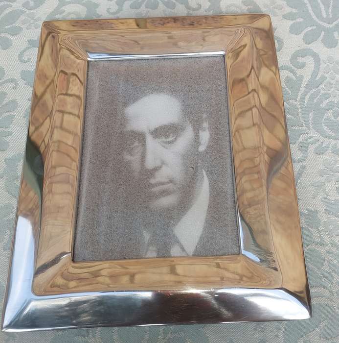 A COLLECTION JOBLOT PHOTO FRAMES