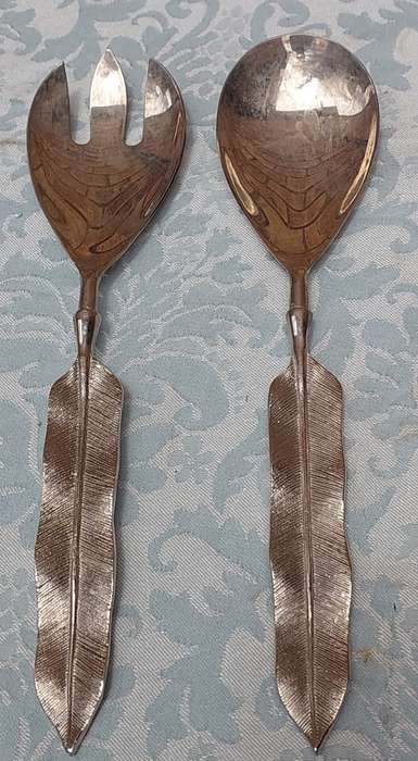 AN ART DECOR STAINLESS STEEL SET SALAD LADEL