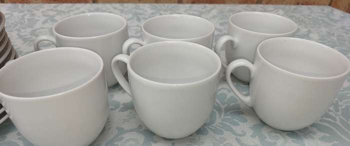 A 36-PIECE FINE PORCELAIN CASUAL CONCEPTS TEA SET