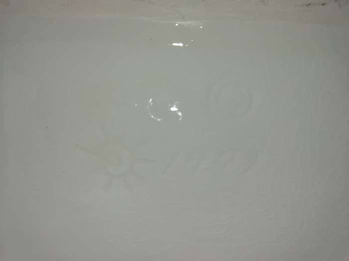 A VINTAGE HAND PAINTED RECTANGULAR POTTERY SERVING BOWL