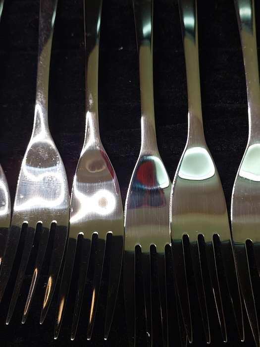 AN 18 PIECE @HOME STAINLESS STEEL CUTLERY SET SOLD AS IS