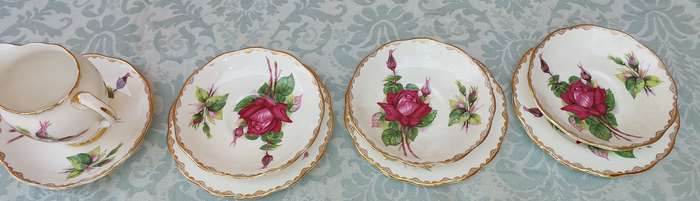 Vintage Roslyn Wheatcroft Roses Grand Gala Fine Bone China Milk jug Saucer