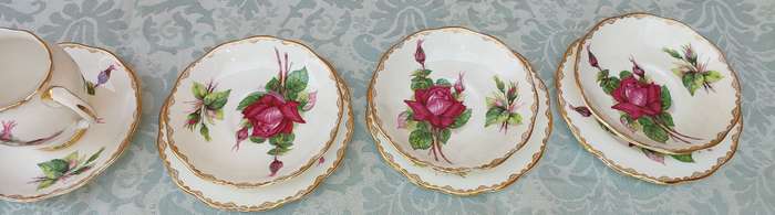 Vintage Roslyn Wheatcroft Roses Grand Gala Fine Bone China Milk jug Saucer