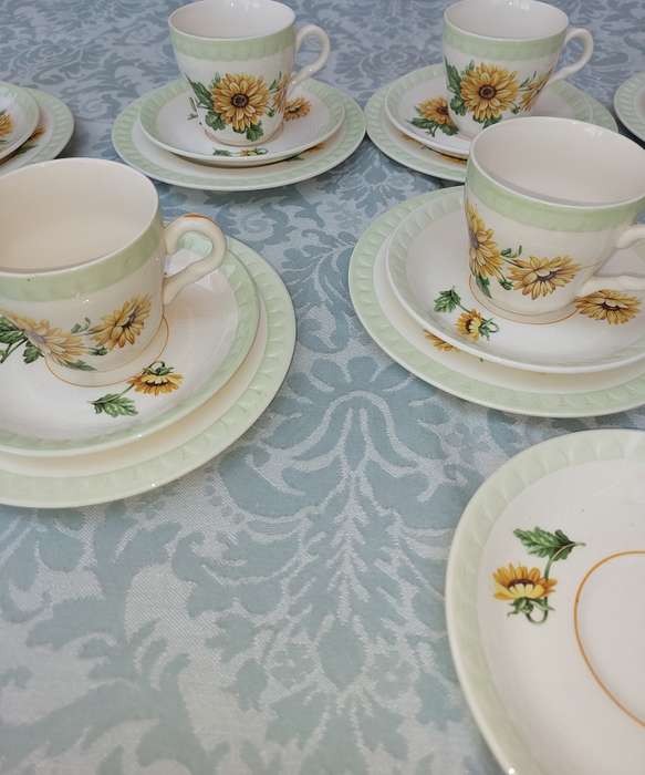 Vintage, 1970's, Barratts Of Staffordshire 10 trios and 2 extra side plates and 4 extra saucers sol