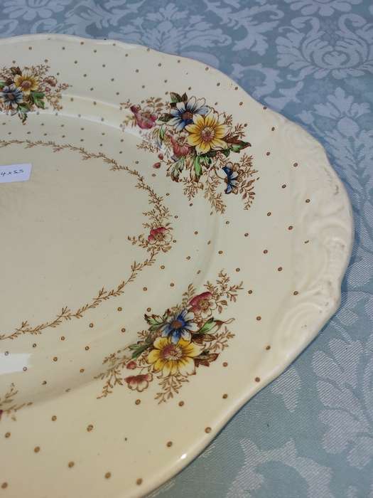 A Crown Ducal ROSALIE Florentine serving platter sold as is