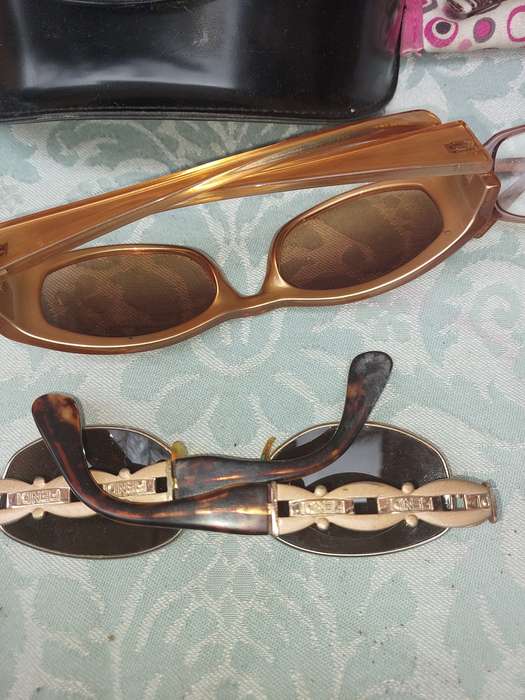 A COLLECTION SUNGLASSES AND FRAMES