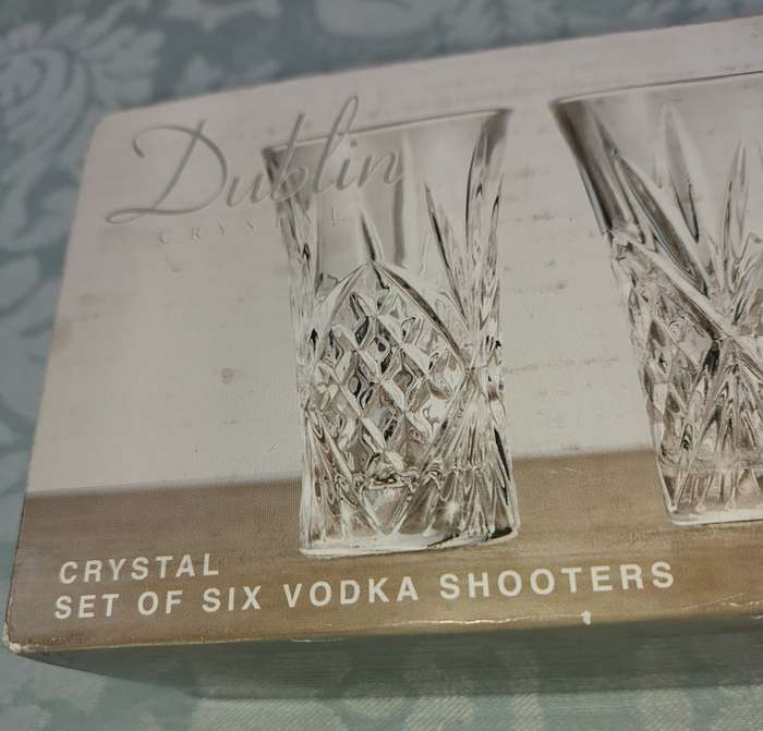 A SET OF SIX SHANNON CRYSTAL BY GORDINGER  DUBLIN VODKA SHOOTERS TUMBLERS SOLD AS IS