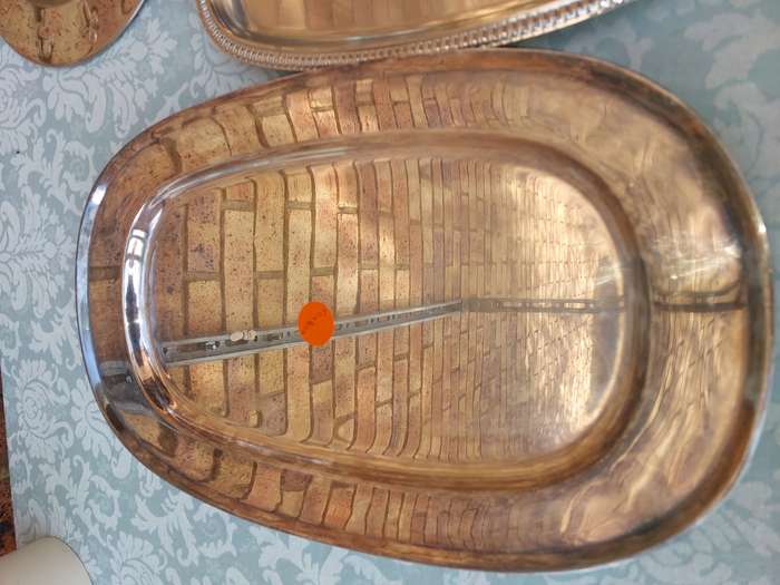 A COLLECTION OF SERVING TRAYS SILVER PLATED AND STAINLESS STEEL SOLD AS IS R450