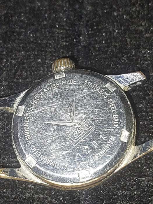 A VINTAGE CAMY 17 JEWELS SWISS MADE SERIAL NUMBER 1201 WORKING, WITH OUT A STRAP AND HAS SOME SCRATC