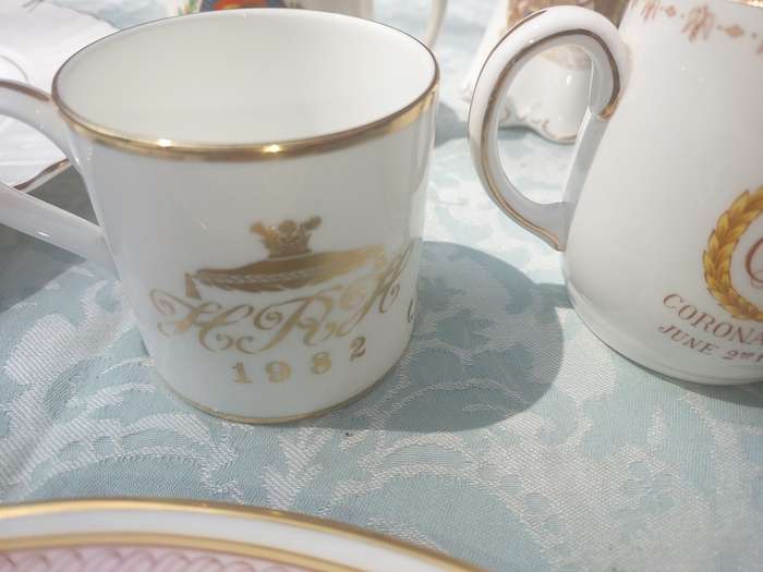 A COLLECTION OF BRITISH ROYAL CROCKERY SOLD AS IS