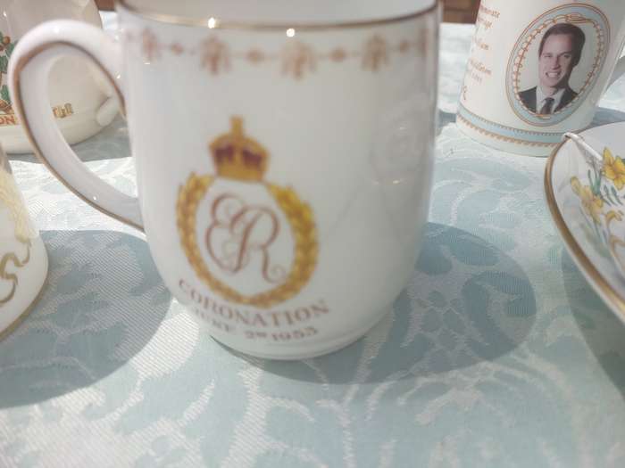 A COLLECTION OF BRITISH ROYAL CROCKERY SOLD AS IS