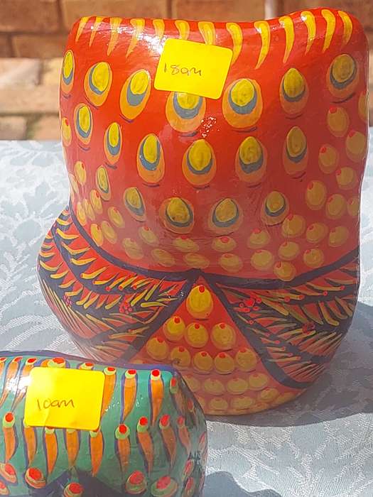 A VINTAGE COLLECTION OF ART DECOR OWL FIGURINES AND SCUPLTYRES SOLD AS IS