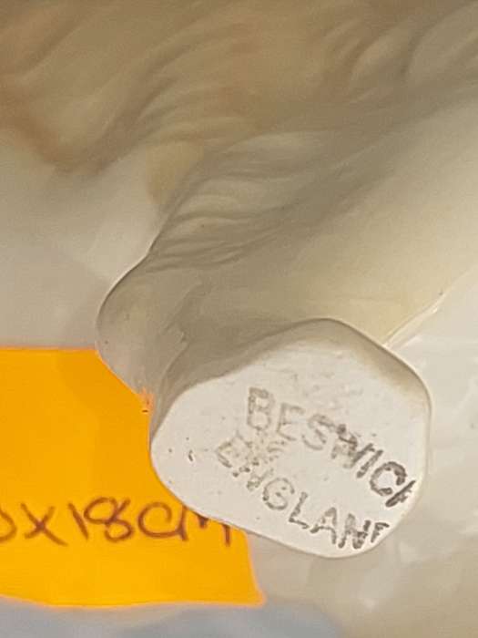 TWO VINTAGE HIGLY COLLECTABLE GOLDEN RETRIEVERS