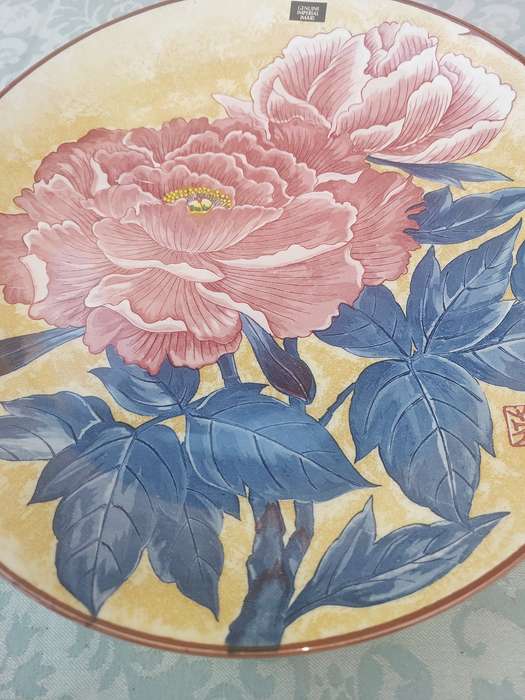 Imperial Imari Plate, by Prof Toshio Mitumura. Sold as is