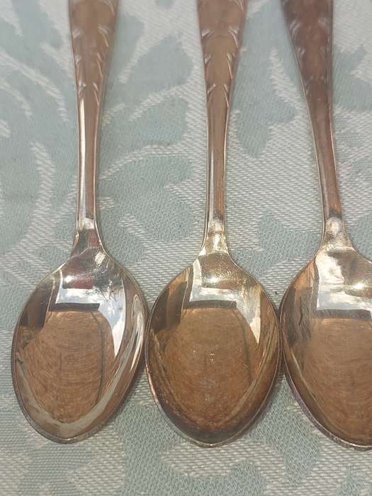 A SET OF 5 EMESS EPNS TEASPOONS SOLD AS IS
