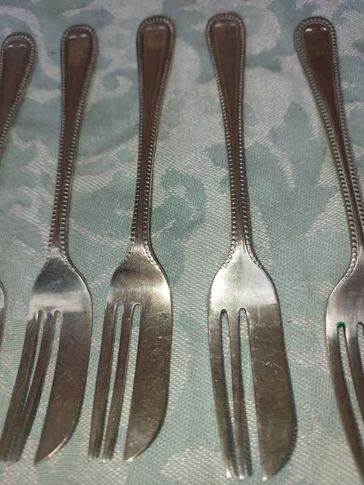 A SET OF 9 EPNS A1 COCKTAIL CUTLERY SET SOLD AS IS