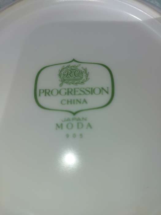 A VINTAGE 73 PIECE RC PROGRESSION CHINA JAPAN MODA 905 SOLD AS IS