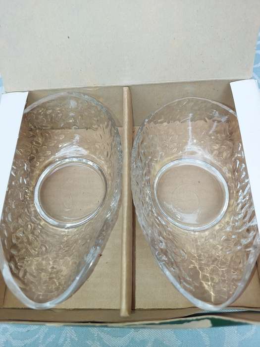 A RARE SET OF THREE DARTINGTON HAND MADE BY FRANK THROWER AVOCADO BOWLS