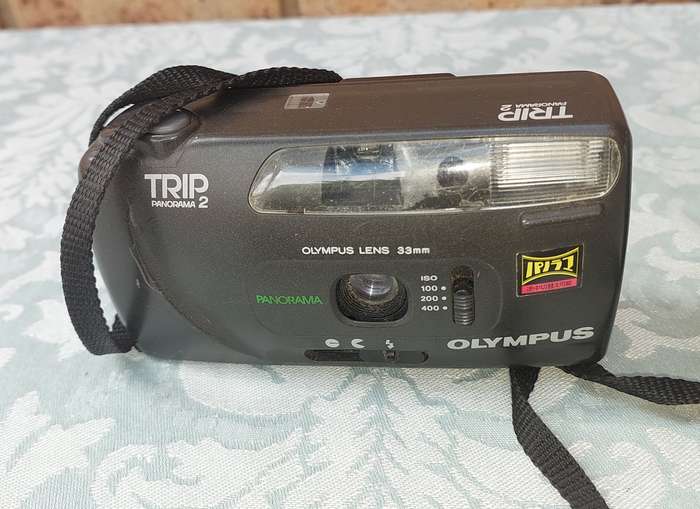 A VINTAGE JOBLOT CAMERAS SOLD AS IS NOT TESTED