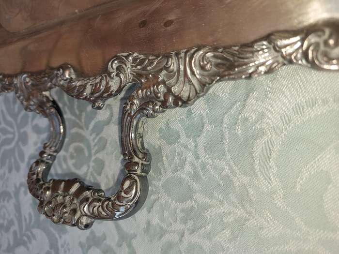 A VINTAGE MARLBORO PLATE OF ENGLISH REPRODUCTION E, P COPPER LEAR MT3  SERIAL NUMBER 1230 RECTANGULA