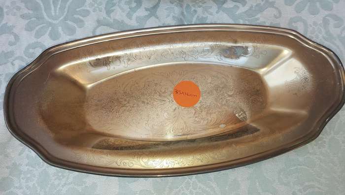 A VINTAGE COLLECTION SERVING TRAYS S/S AND SILVER PLATED SOLD AS IS