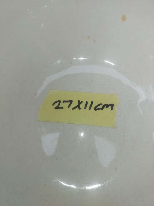 A VINTAGE MUSTARD COLOUR EEZY WHIP NO2 PORCELAIN BOWL SOLD AS IS