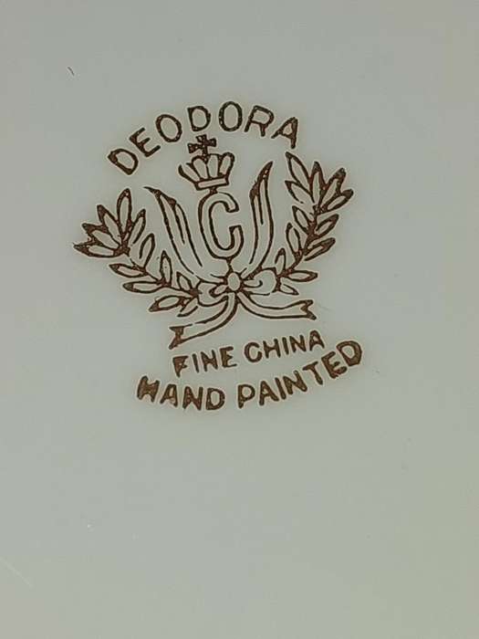 AVINTAGE 34 PIECE DEODORA TEASET FINE CHINA HAND PAINTED SOLD AS IS