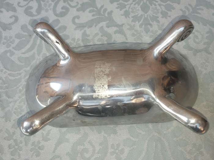 AN ART DECOR PEWTHAL SWEATS BOWL MADE IN MEXICO SOLD AS IS