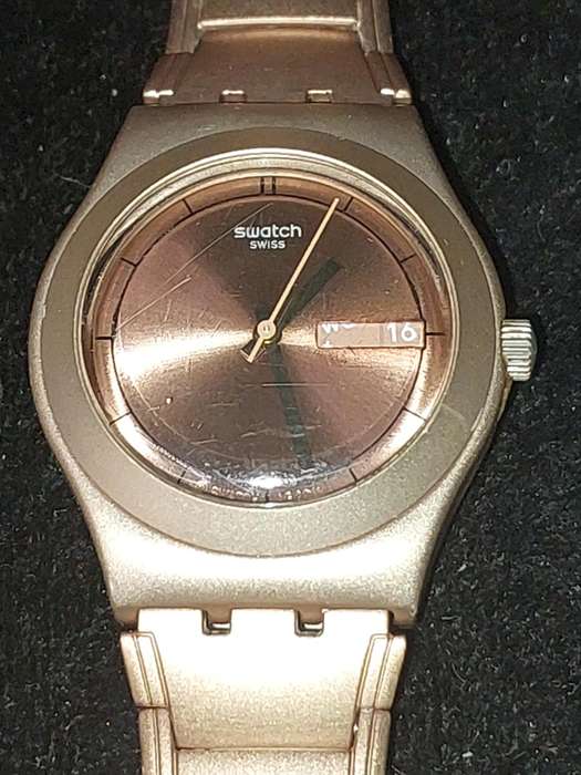 TWO VINTAGE SWATCH WATCHES NEED NEW BATTERIES SOLD AS IS